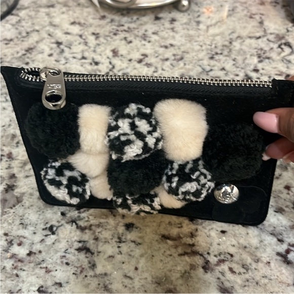 UGG Black and White Textured Clutch - Picture 1 of 9